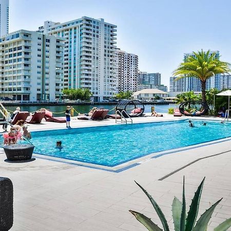 2Bd 2Ba Condo @Beachwalk Resort W/Pool Hallandale Beach Exterior photo