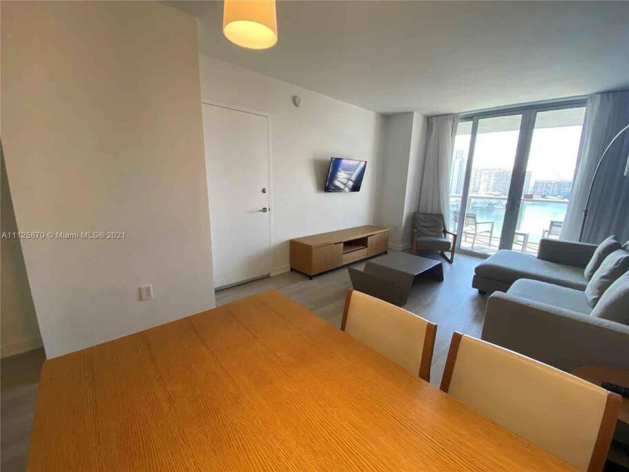 2Bd 2Ba Condo @Beachwalk Resort W/Pool Hallandale Beach Exterior photo
